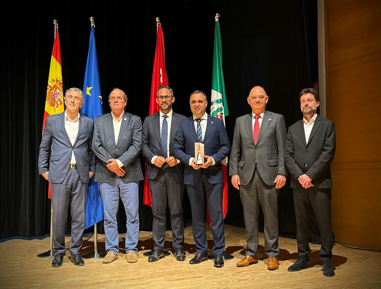 RODRÍGUEZ RECOGE LA ESCOBA DE PLATINO A LA GESTIÓN DE LA ECOCENTRAL GRANADA, REFERENTE EN ESPAÑA