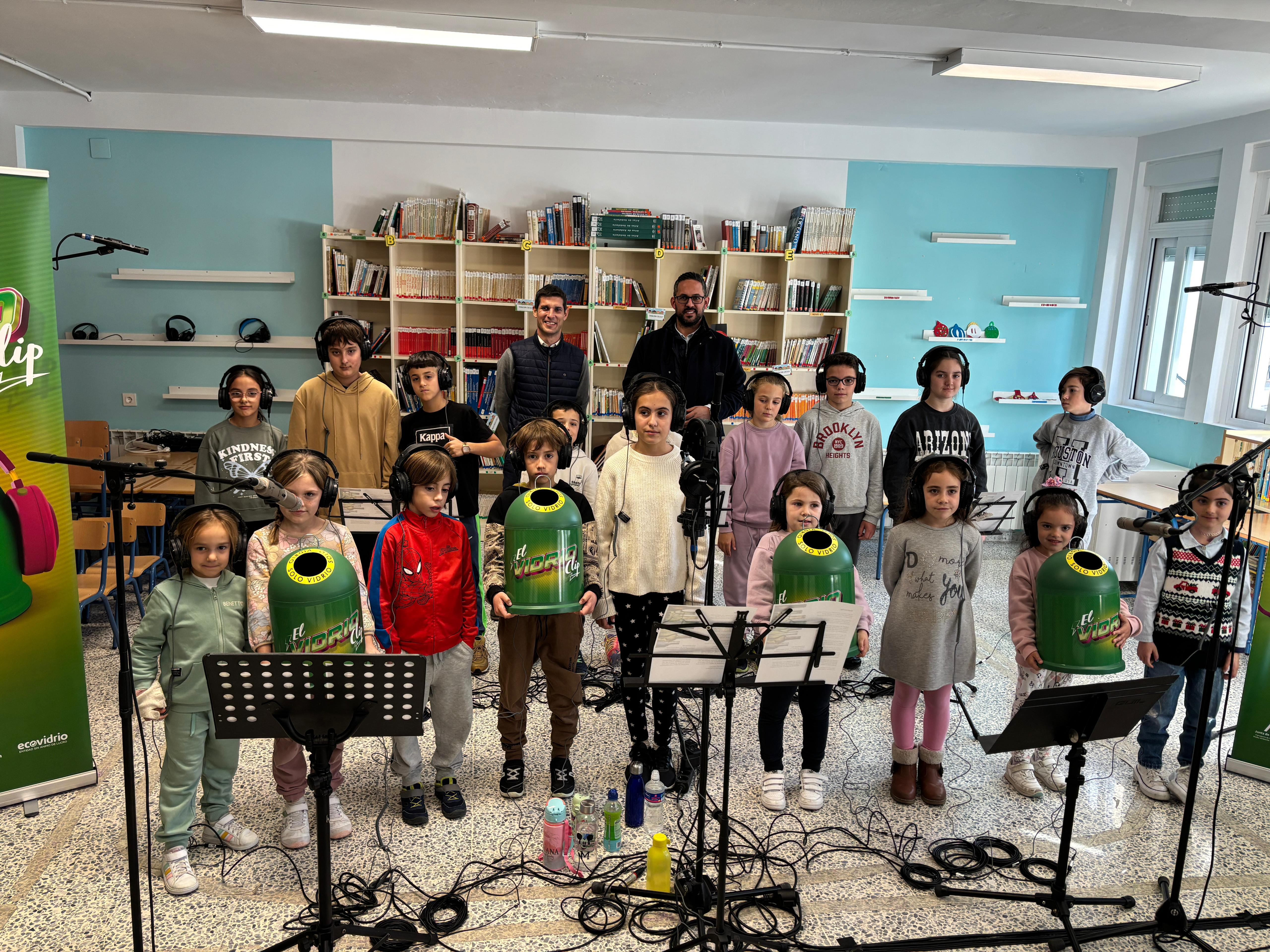 SE PRESENTA EN LOS GUÁJARES EL CONCURSO ESCOLAR ‘EL VIDRIOCLIP’
