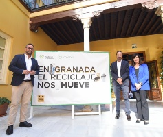 PRESENTADA LA CAMPAÑA “EN GRANADA EL RECICLAJE NOS MUEVE” DE ECOEMBES